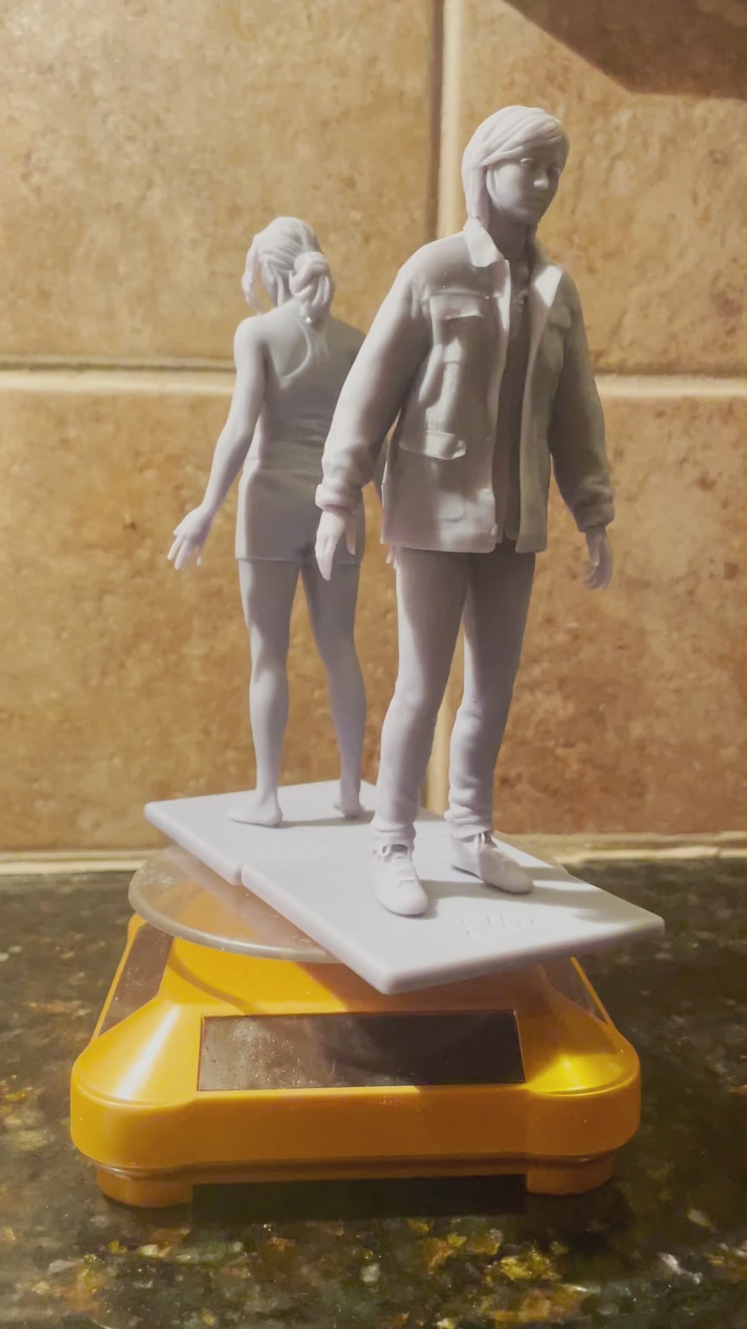 Farm Ellie and Dina Figurines